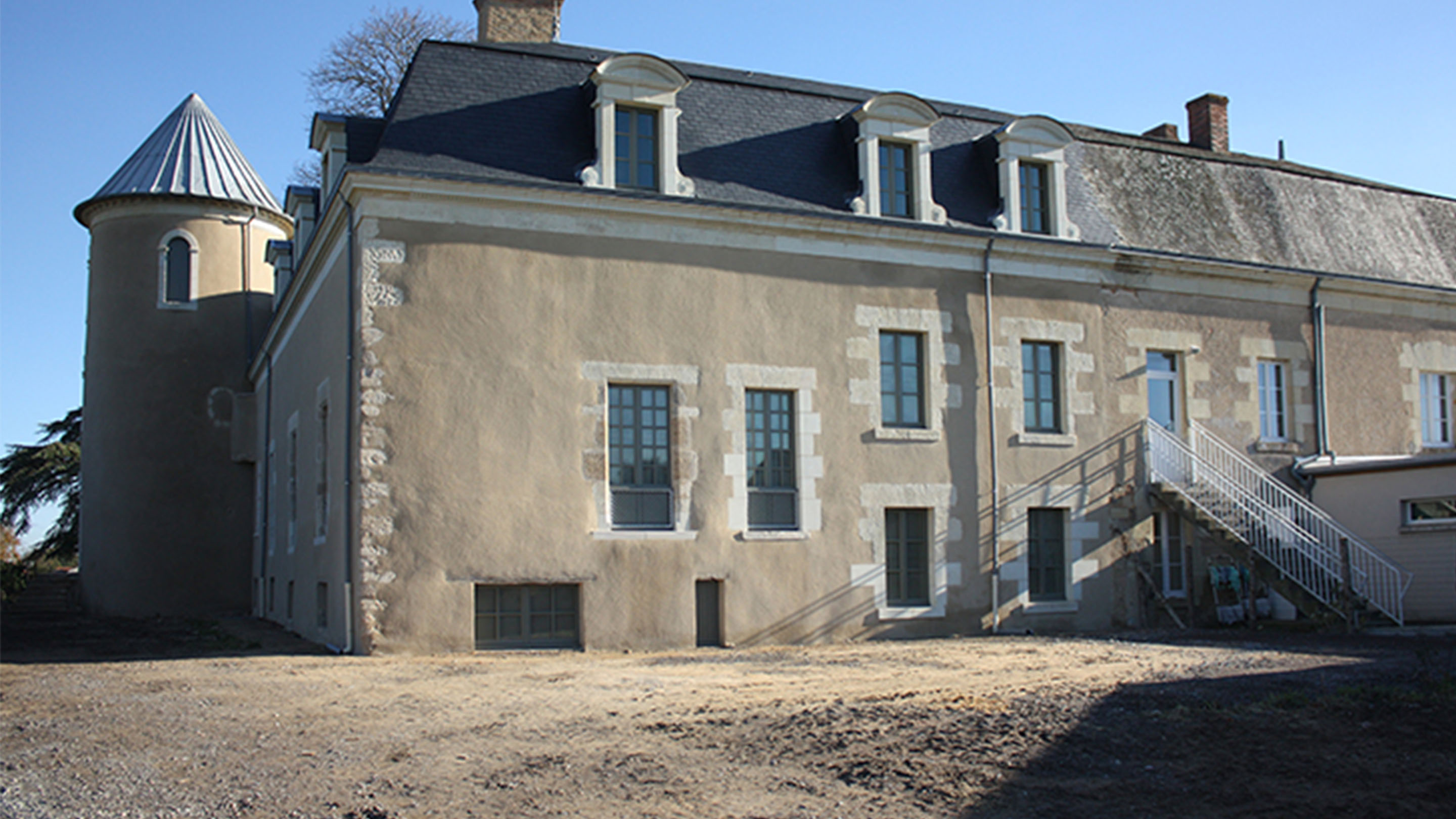 Médiathèque Mauzé : Vue de l'extérieur