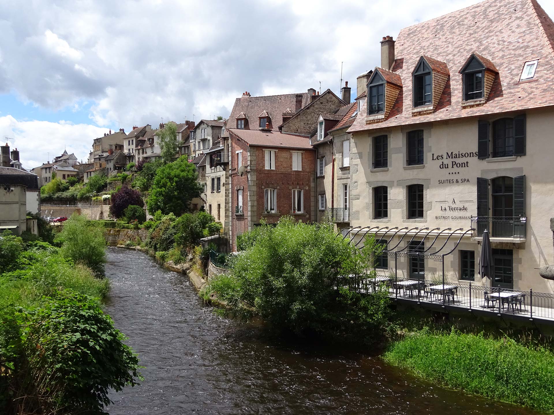Vue du village d'Aubusson dans la Creuse