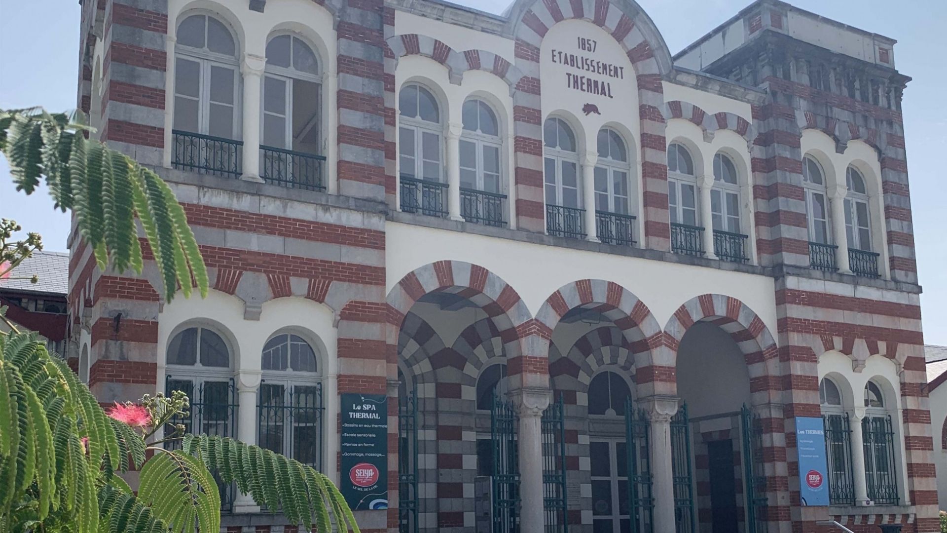 façade rénovée de l'espace thermal