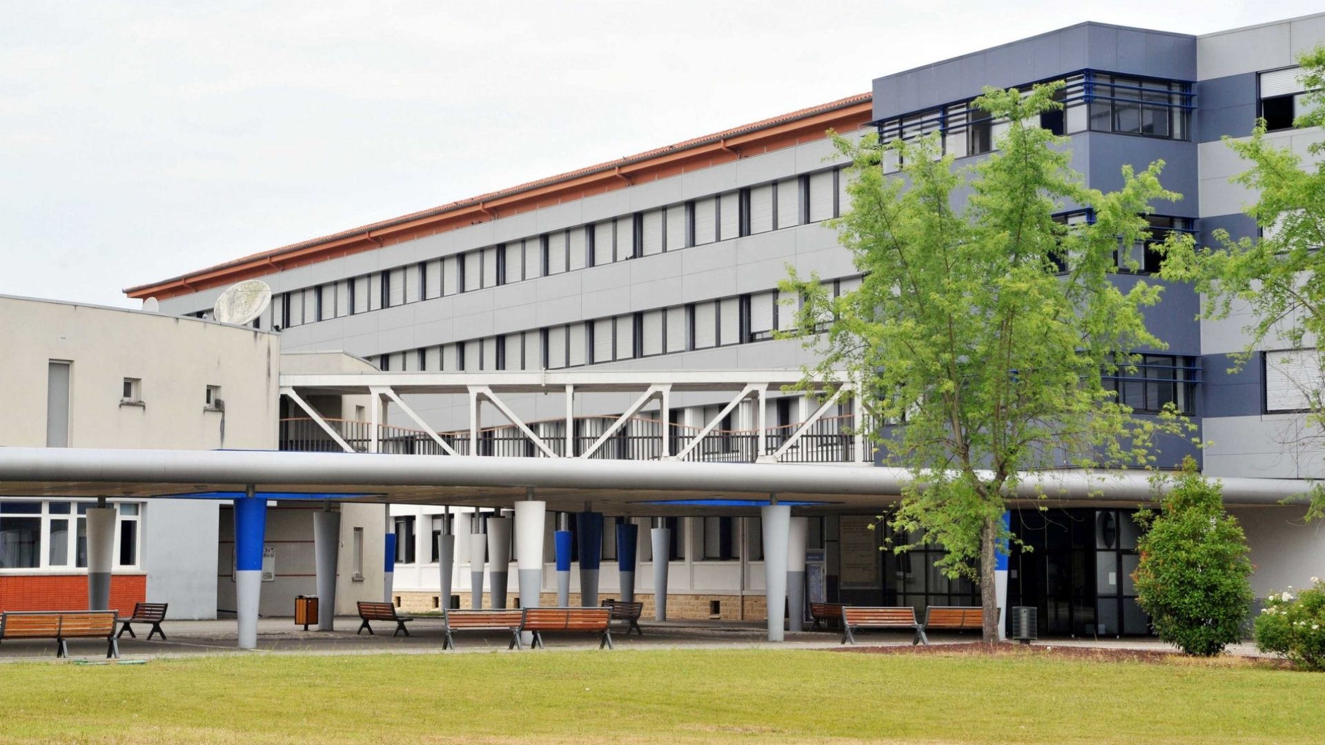 vue extérieure du lycée