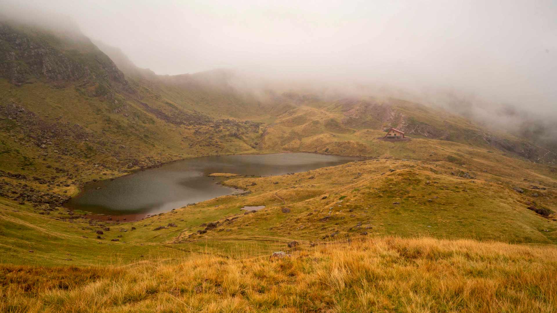 Photos d'illustration de lac de montagne