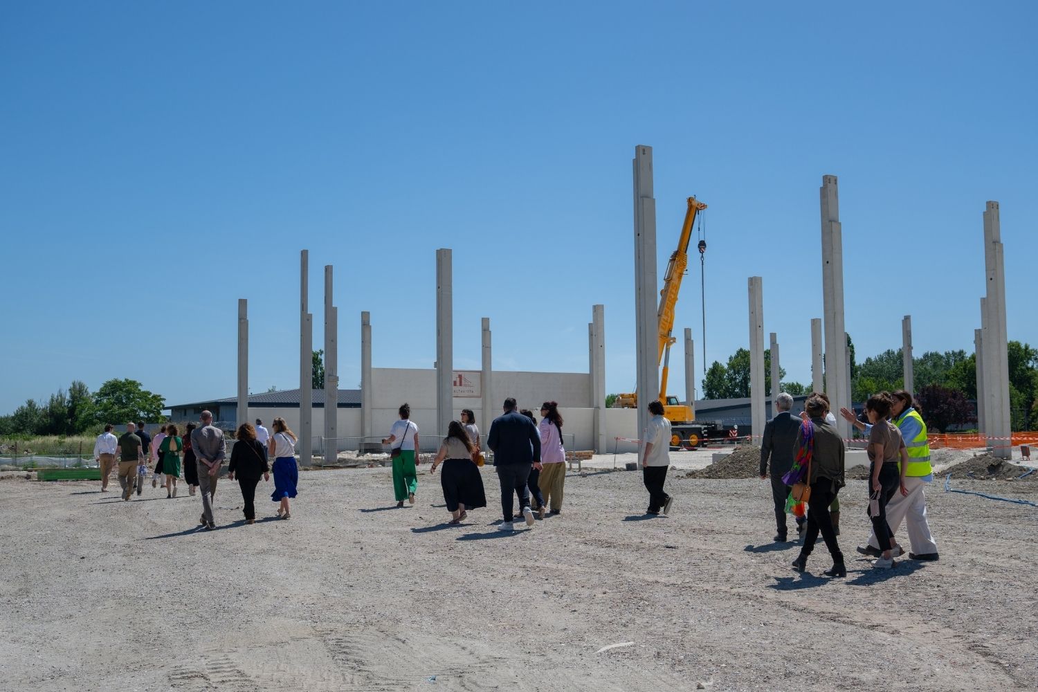 des personnes venues visiter le chantier
