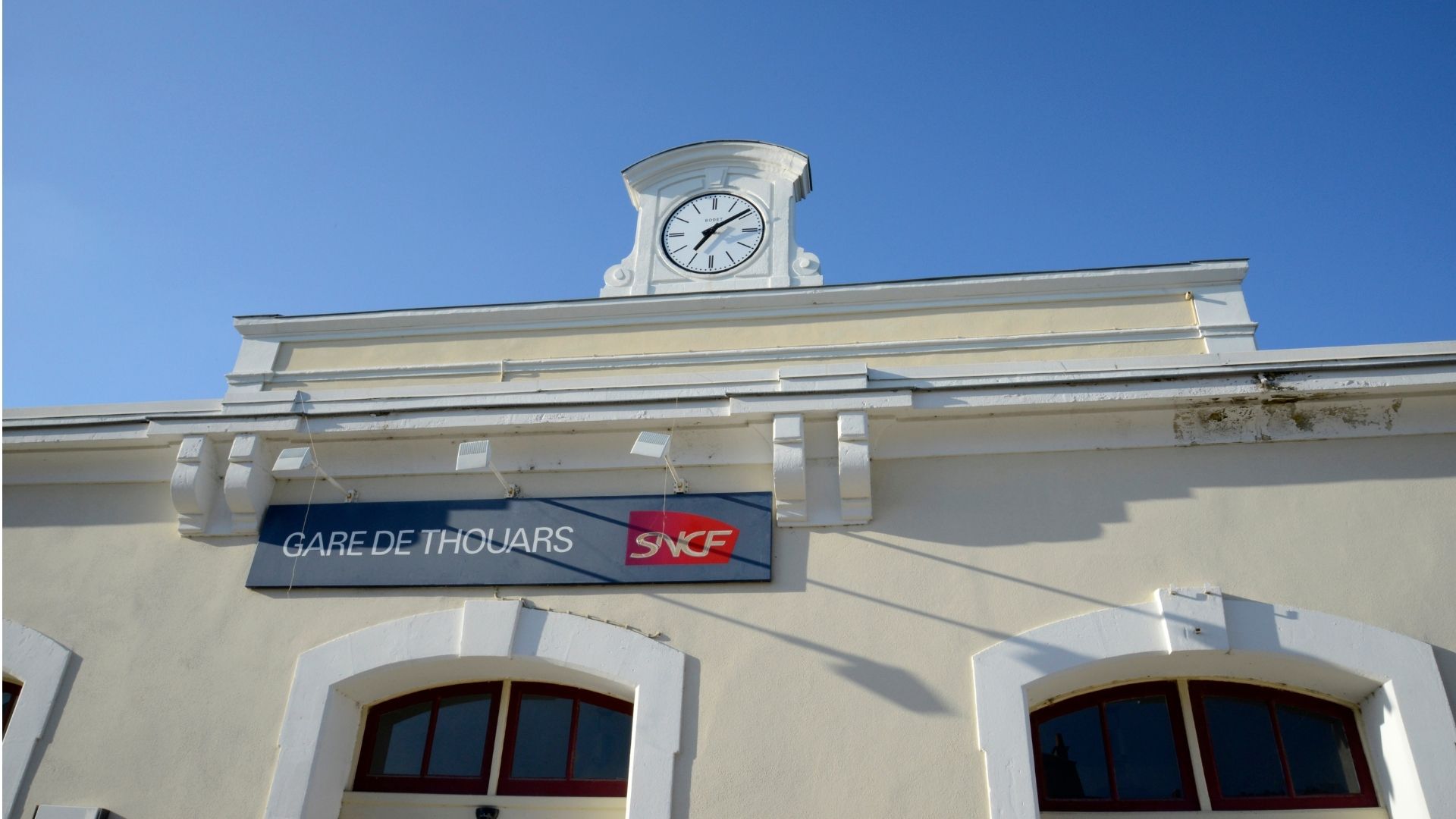 façade extérieure de la gare de Thouars