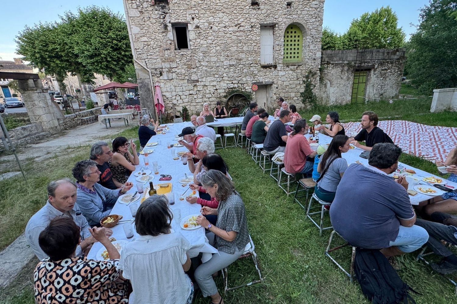 banquet lors de la journée de la biodiversité au Moulin d'Eymet