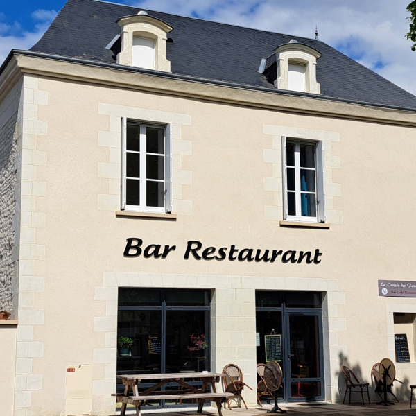 Façade du bar-restaurant à Antran