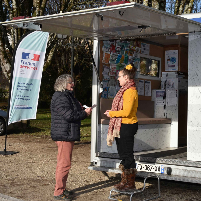 EmmaBüs, les services publics auprès des usagers